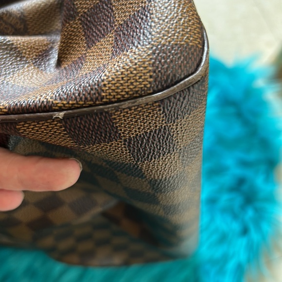 EUC almost new Trevi PM Damier Ebene Shoulder bag. - Picture 17 of 17